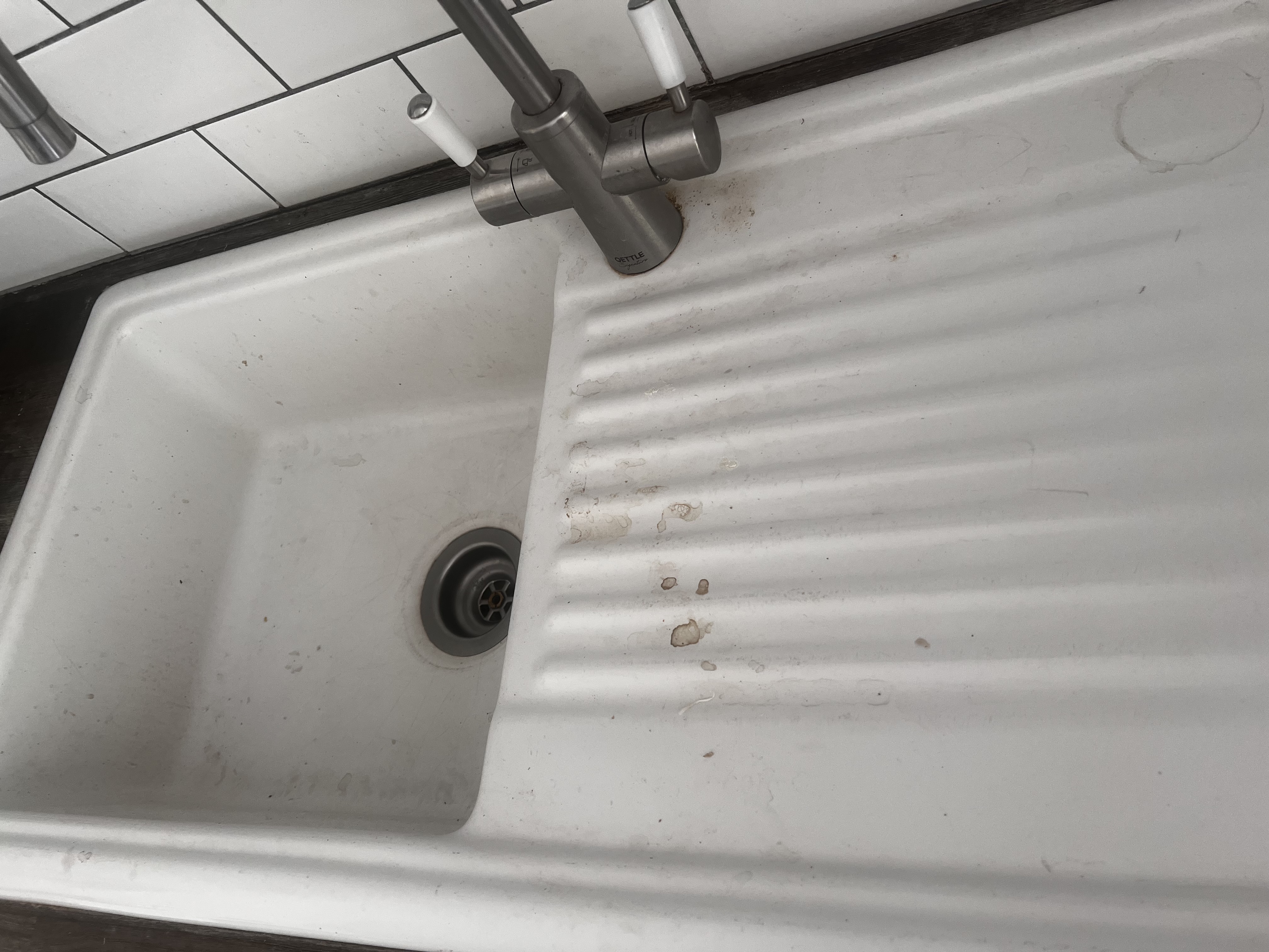 Cleaning work by Reliable clean service